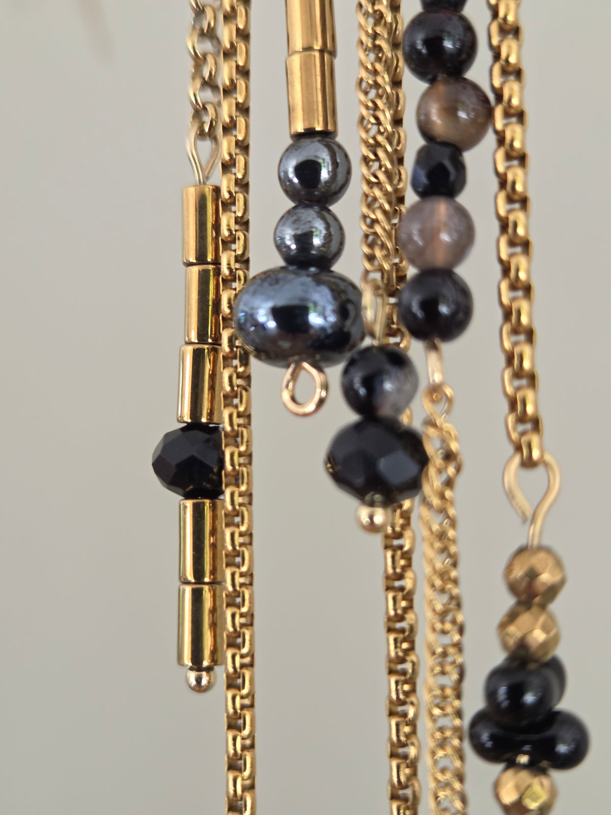Broche Perles noires