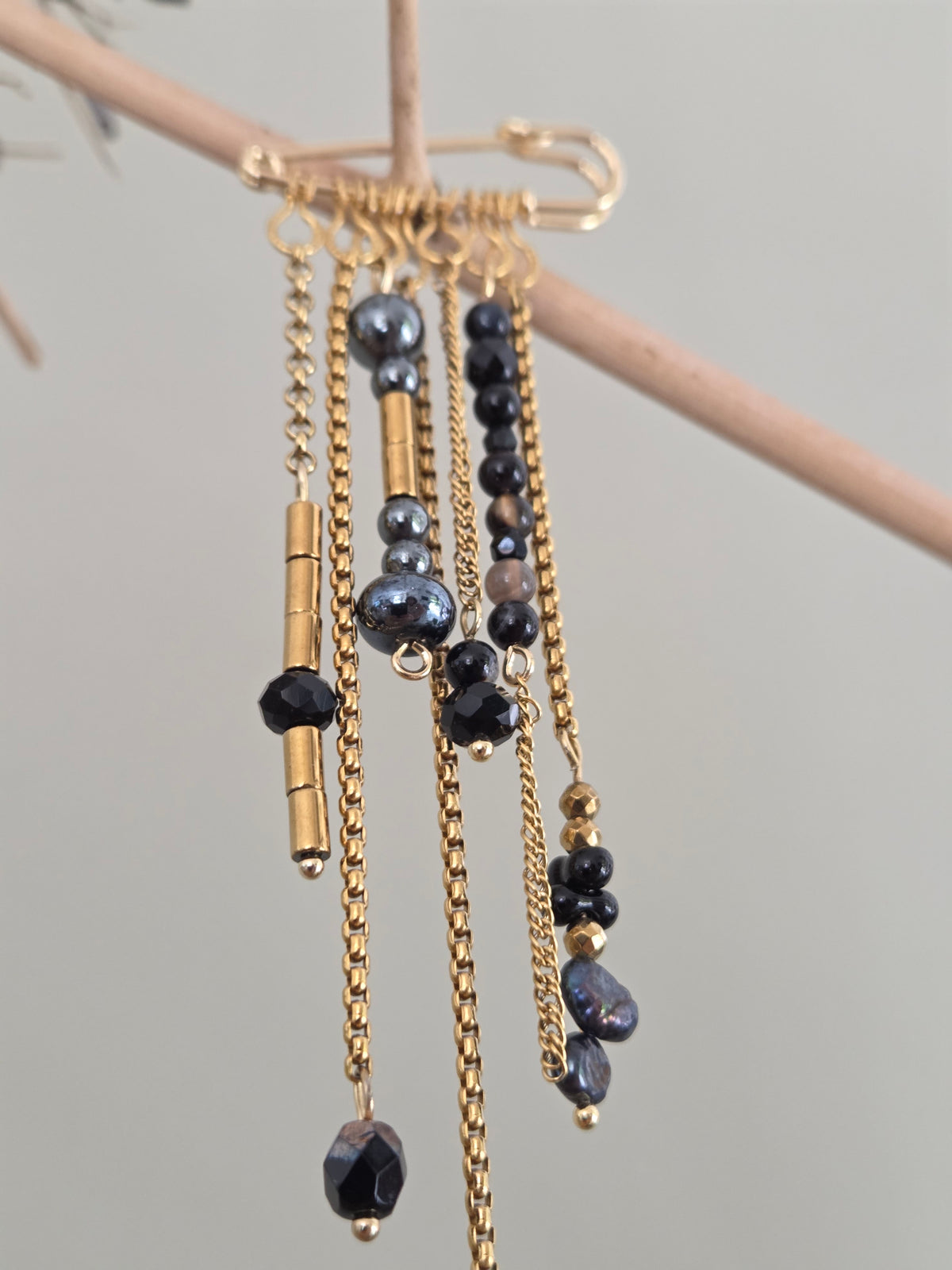 Broche Perles noires