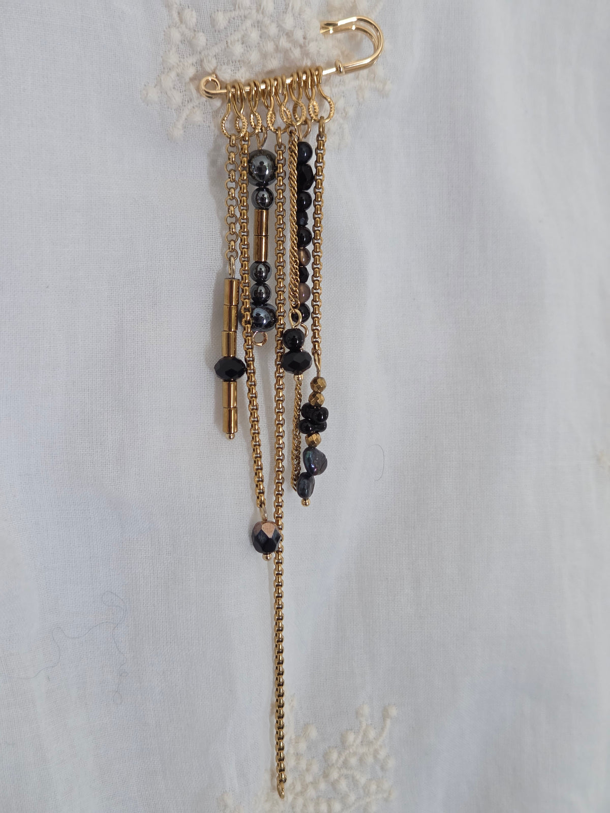 Broche Perles noires